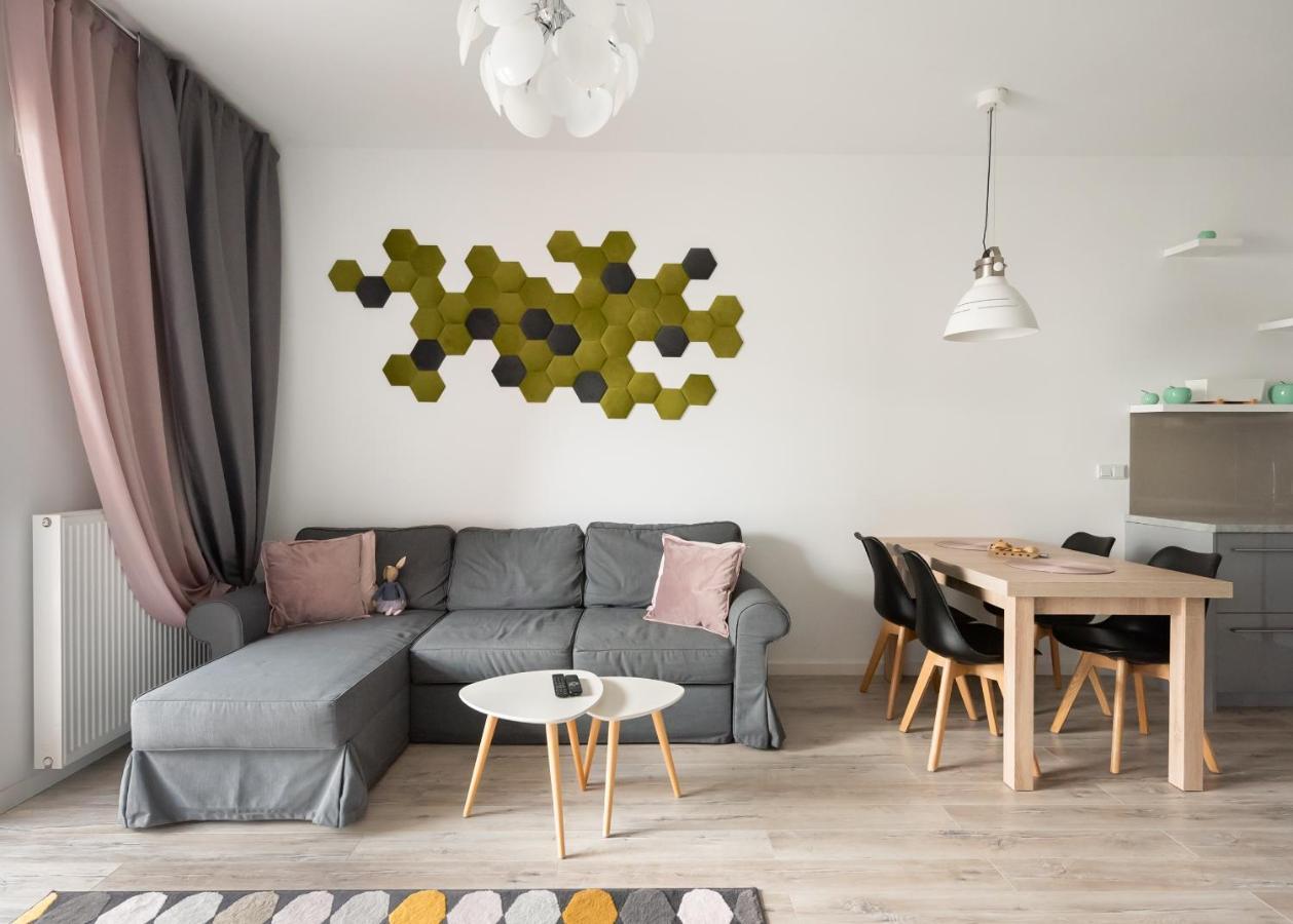 Ursynow Geometric Homey Apartment 바르샤바 외부 사진